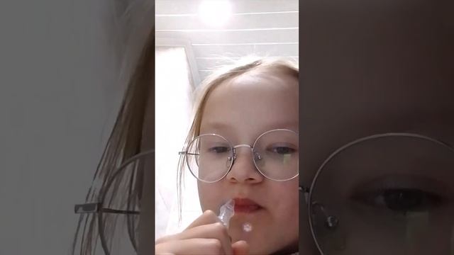 это правда что китайская змейка красит глаза только у меня вода она поменала цвет глащ на никакой смотреть онлайн