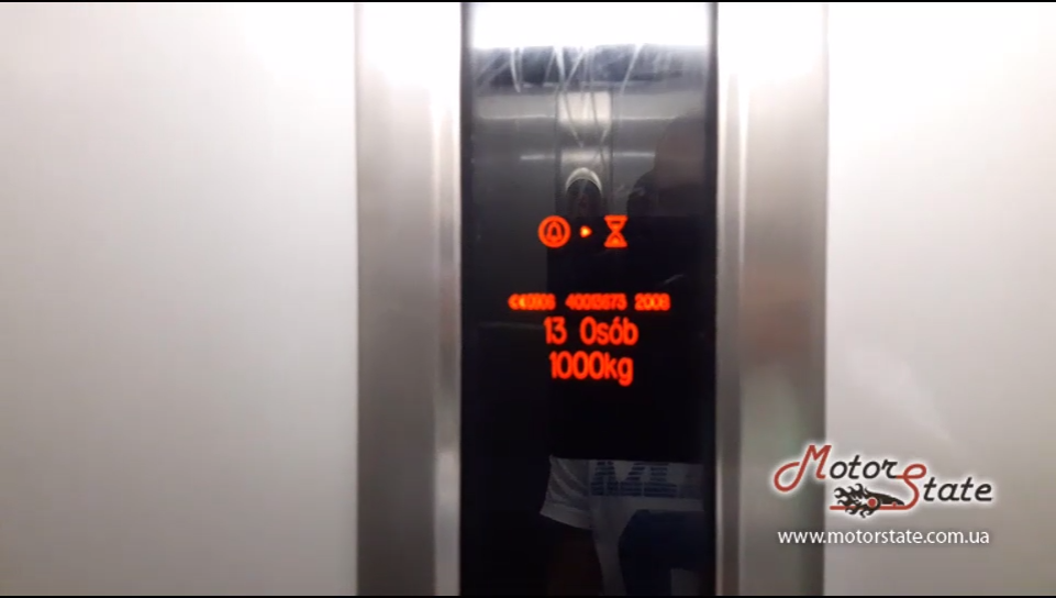 Как живут люди в Польше! Новострой квартира Варшава - двор, подъезд, паркинг, квартира! смотреть онлайн