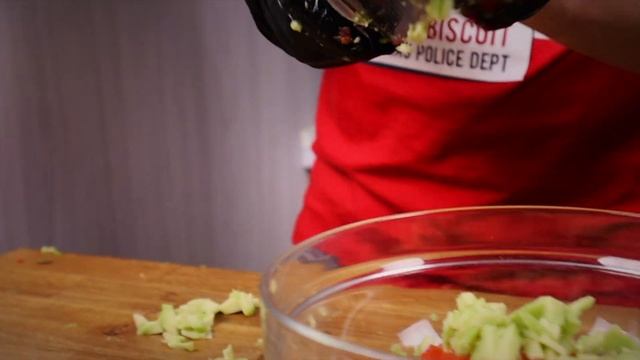 Классический гуакамоле. Быстрый и простой рецепт классического гуакамоле.