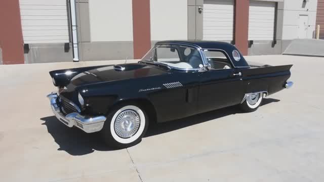 1957 Ford Thunderbird смотреть онлайн