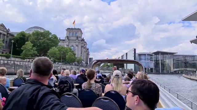 ⚓Прогулка на корабле по реке Шпрее. Берлин. Германия. Boat trip on the river Spree. Berlin. Germany смотреть онлайн