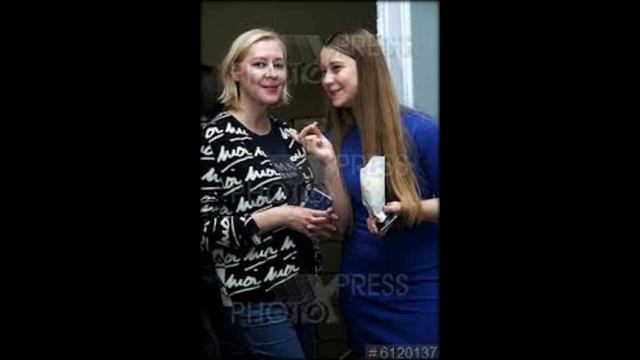 Приемная дочь Евгения Осина активно строит карьеру певицы смотреть онлайн