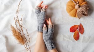 МК для начинающих l Митенки спицами с анатомическим пальцем