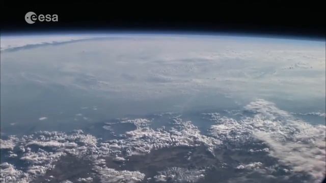 Вид Земли с МКС под веселую музыку смотреть онлайн