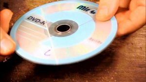 Резать пластмассу и оргстекло вручную в домашних условиях. Самодельный нож - коготок для пластика.