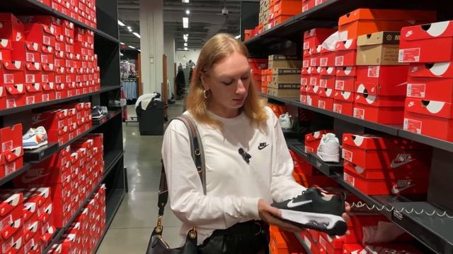 Обзор аутлета Nike в Нью-Йорке смотреть онлайн