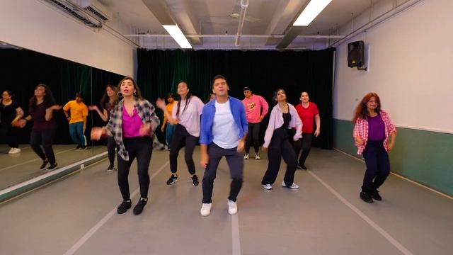 Bade Miyan Chote Miyan Remix - Bollywood Funk NYC Dance Cover смотреть онлайн
