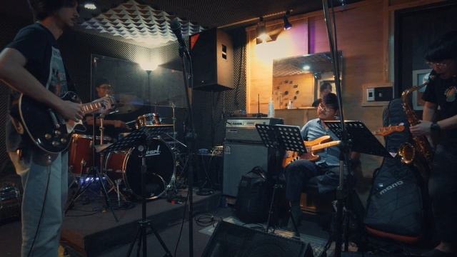 Boss ME-80 multiple FX for Saxophone By Katejazs (Foot Work Project) смотреть онлайн
