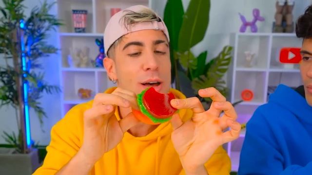 GOMITA GIGANTE vs COMIDA REAL !! ? ? смотреть онлайн