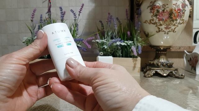 Атоми.Успокаивающий солнцезащитный стик. смотреть онлайн