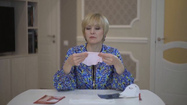 Лифтинг лица в домашних условиях с маской V-UP от LAMUCHA смотреть онлайн