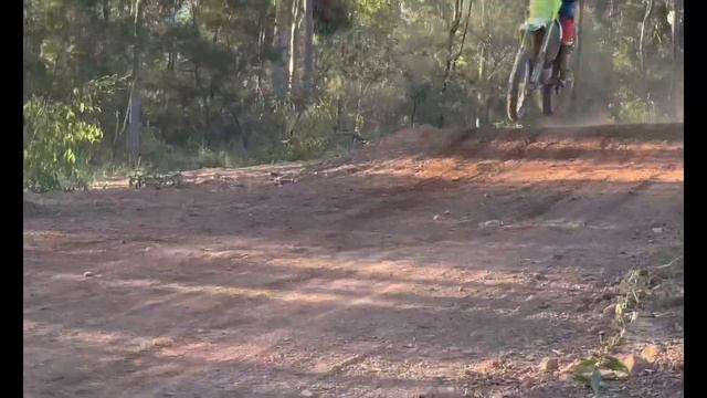 Suzuki RMZ250 First Ride смотреть онлайн