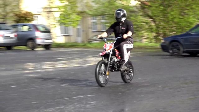 Ich TESTE das GÜNSTIGSTE MOTORRAD für unter 600€! смотреть онлайн