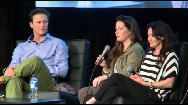 Holly Marie Combs Recalls her Audition for "Charmed" смотреть онлайн