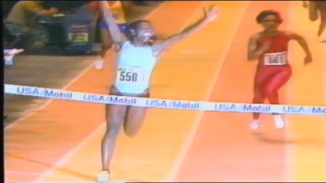 Valerie Brisco-Hooks breaking her own 220 yards World Record! смотреть онлайн