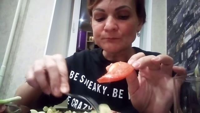 Мукбанк макорошки и сосиски смотреть онлайн