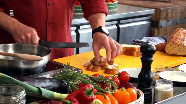 Recept na italský salát panzanella | Vaření za hubičku s Romanem Paulusem смотреть онлайн