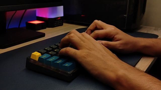 Keydous NJ68 Max + Akko Radiant Reds Lubed смотреть онлайн