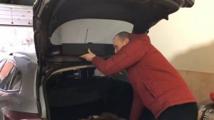 Renault Megane 3. Как снять пластик с ляды  багажника.