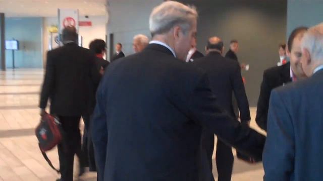Honorary IOC President Juan Antonio Samaranch Arrives for IOC Session смотреть онлайн