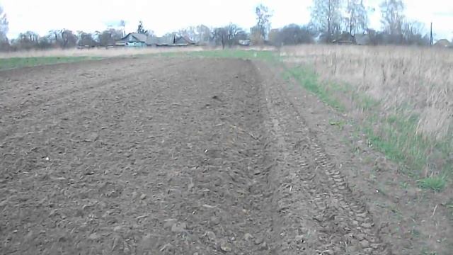 вспашка земли на МТ. смотреть онлайн