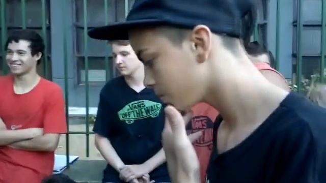 Luga Tomy vs Luca Ceka - Dos Caras Freestyle смотреть онлайн