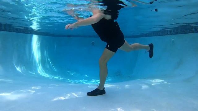 15-Minute Water Exercise Stretch смотреть онлайн