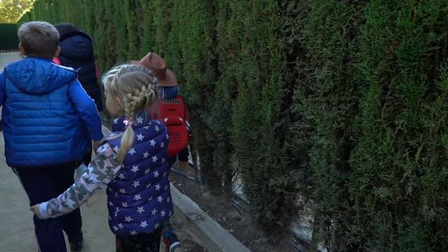 ДЕТИ ПОТЕРЯЛИСЬ В ЛАБИРИНТЕ - испания смотреть онлайн