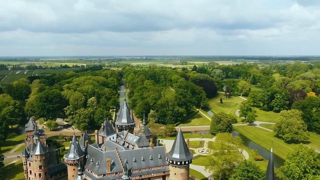 Castle ''De Haar'' - The Netherlands | Drone Cinematic смотреть онлайн