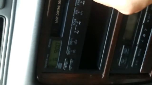 Установка AUX в штатную магнитолу Toyota Mark 2 Qualis и USB зарядки часть 2 смотреть онлайн
