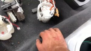 Ford Fiesta замена топливного насоса/фильтра))) replacement fuel pamp/filter