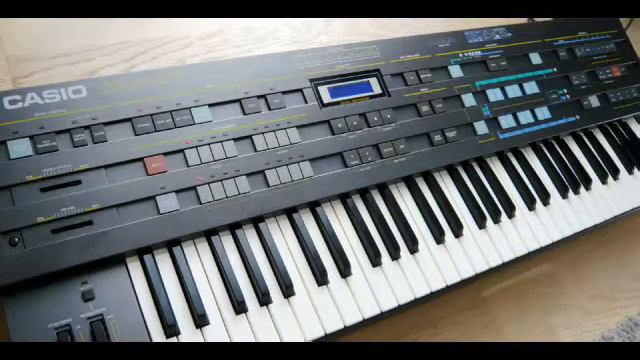 #Queen #Songs on the #Casio #Cz- #5000 prof.Miki смотреть онлайн