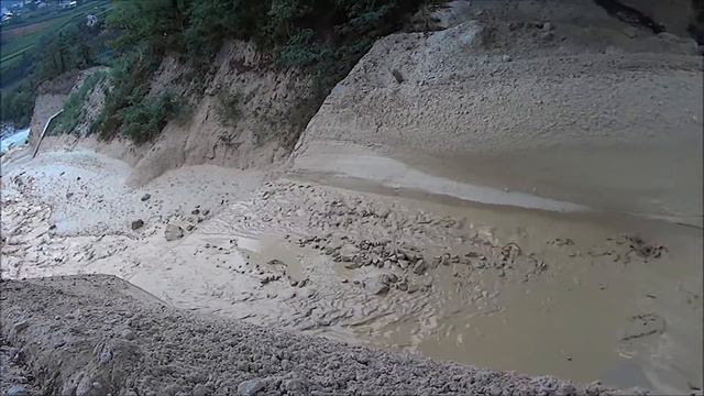Flash Flood 2015, Swiss illgraben, part I смотреть онлайн