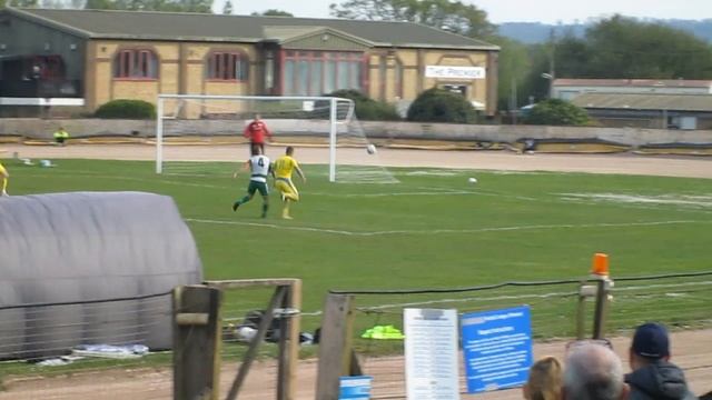 Newport (IOW) FC vs Laverstock & Ford FC смотреть онлайн
