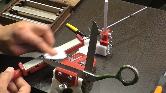 Заточка ножниц на точилке ЖУК смотреть онлайн