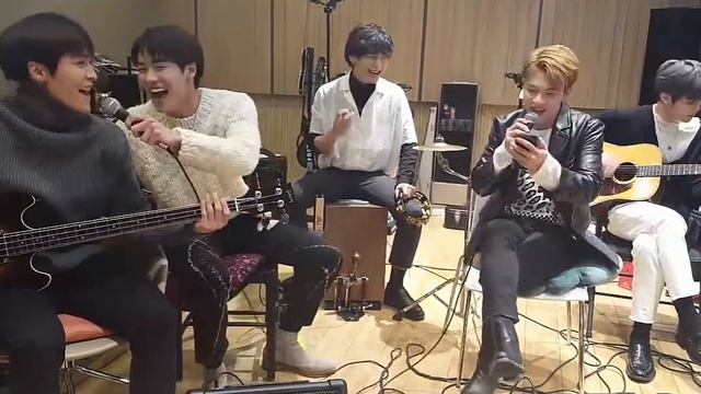 N.Flying Seunghyub and Hweseung switch parts - How R U Today смотреть онлайн