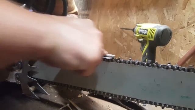 Filling down the Depth gauge of a Chgainsaw смотреть онлайн