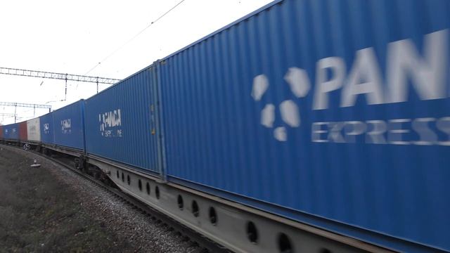 Электровоз ВЛ80С-2487 с грузовым поездом смотреть онлайн