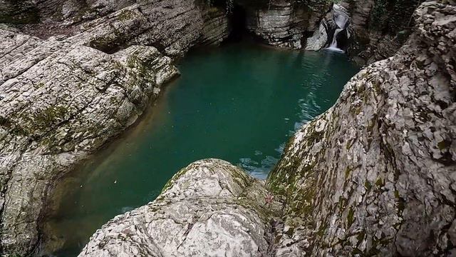 Самое живописное место в Сочи | Агурские водопады смотреть онлайн