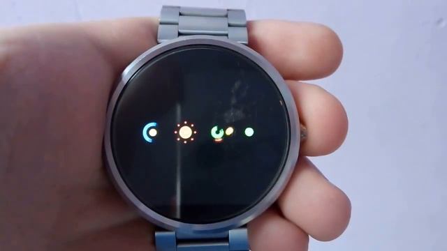 включение Moto 360. Smartwatch powered by Android Wear смотреть онлайн