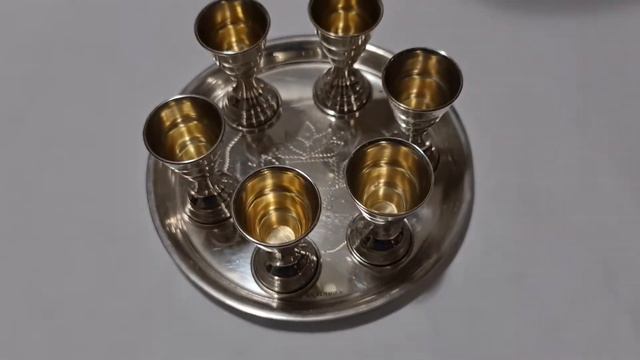 Серебряный набор , 6 рюмок + поднос , 833 проба , производство Израиль , 119 грамм смотреть онлайн