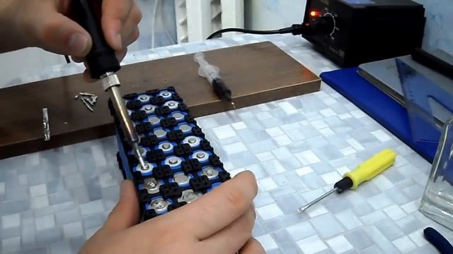 Метод пайки 3,7V Li-ion батареек, в АКБ систему - ожидания оправданны... смотреть онлайн