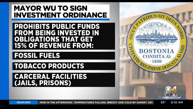 Boston Mayor Michelle Wu Signs Ordinance To Change How The City Invests смотреть онлайн