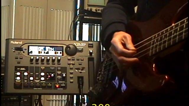 Roland VB-99 Bass Synthesizer Patches Factory Sound Demonstration GK-3B смотреть онлайн