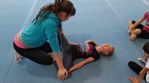 Растяжка у младшей группы / Stretching the younger group