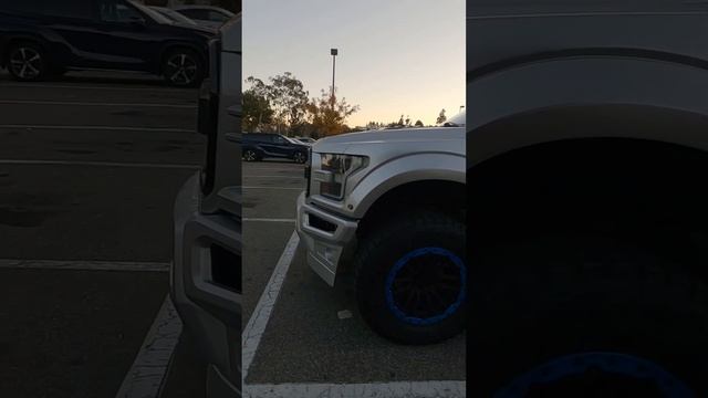 Огромный пикап Ford Raptor в Америке. #Америка #жизньвсша #жизньвкалифорнии #fordraptor смотреть онлайн