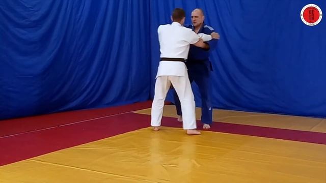 Подхват изнутри/под одну ногу (учи-мата/uchi-mata) смотреть онлайн