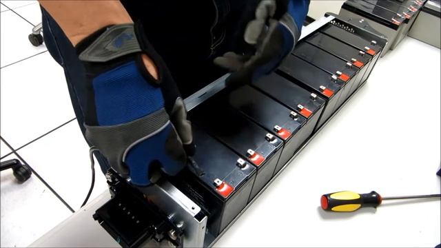How To Replace battery in APC PX UPS смотреть онлайн