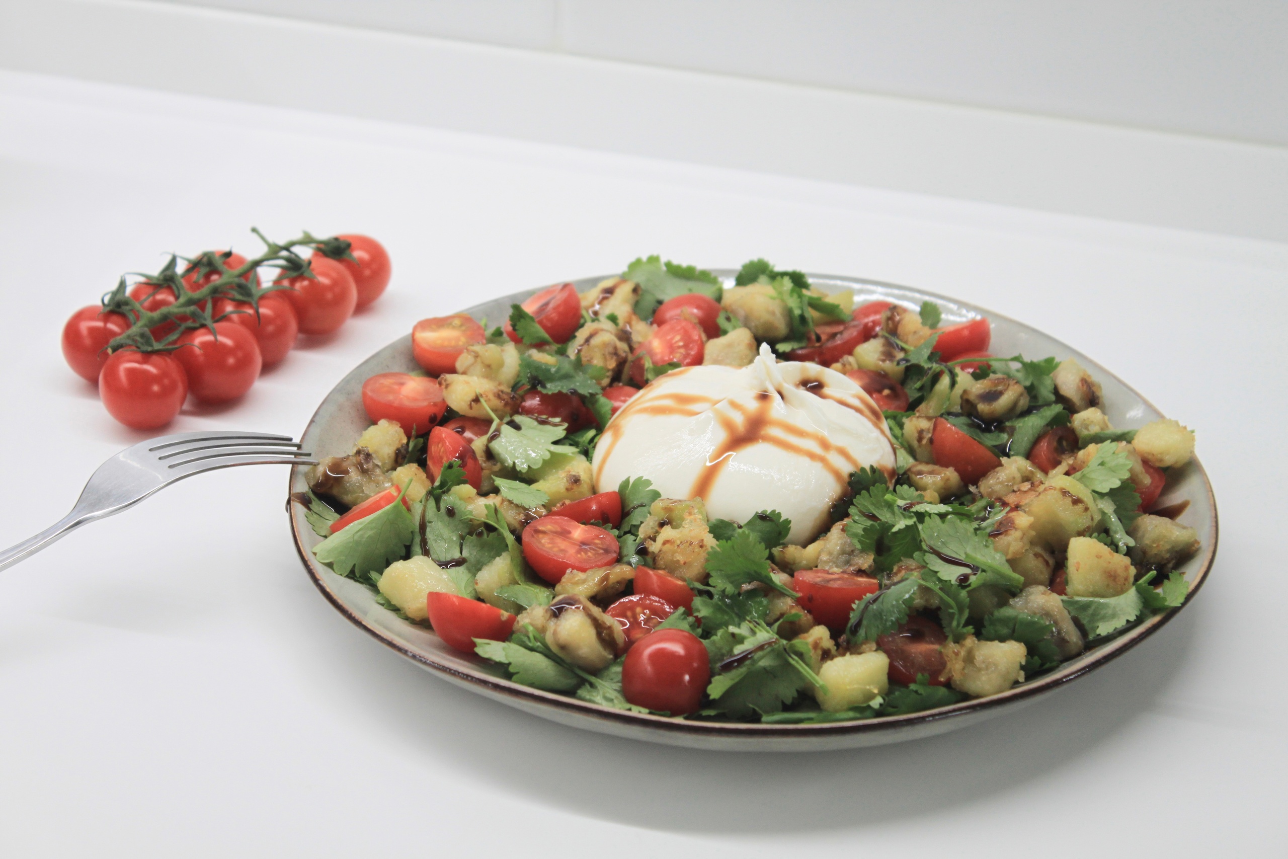 Ну какой же он ВКУСНЫЙ! САЛАТ С СЫРОМ БУРРАТА! смотреть онлайн