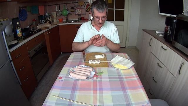 СОСИСКИ НА ШПАЖКАХ В ЛАВАШЕ С СЫРОМ . смотреть онлайн